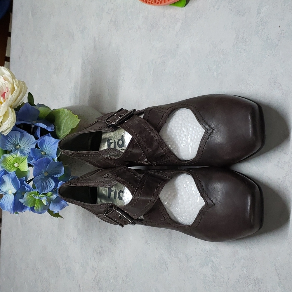 Fidji brown shoes